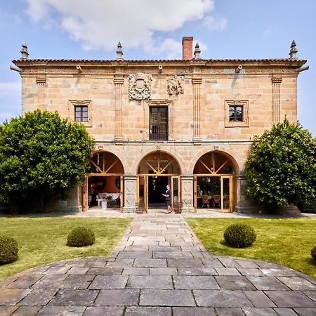 Helguera Palacio Boutique & Antique Vargas Esterno foto